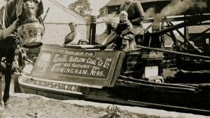 A boat family and their horse